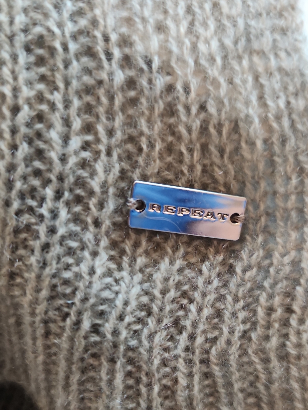 REPEAT Cashmere Lightweight Scarf - Picture 4 of 4